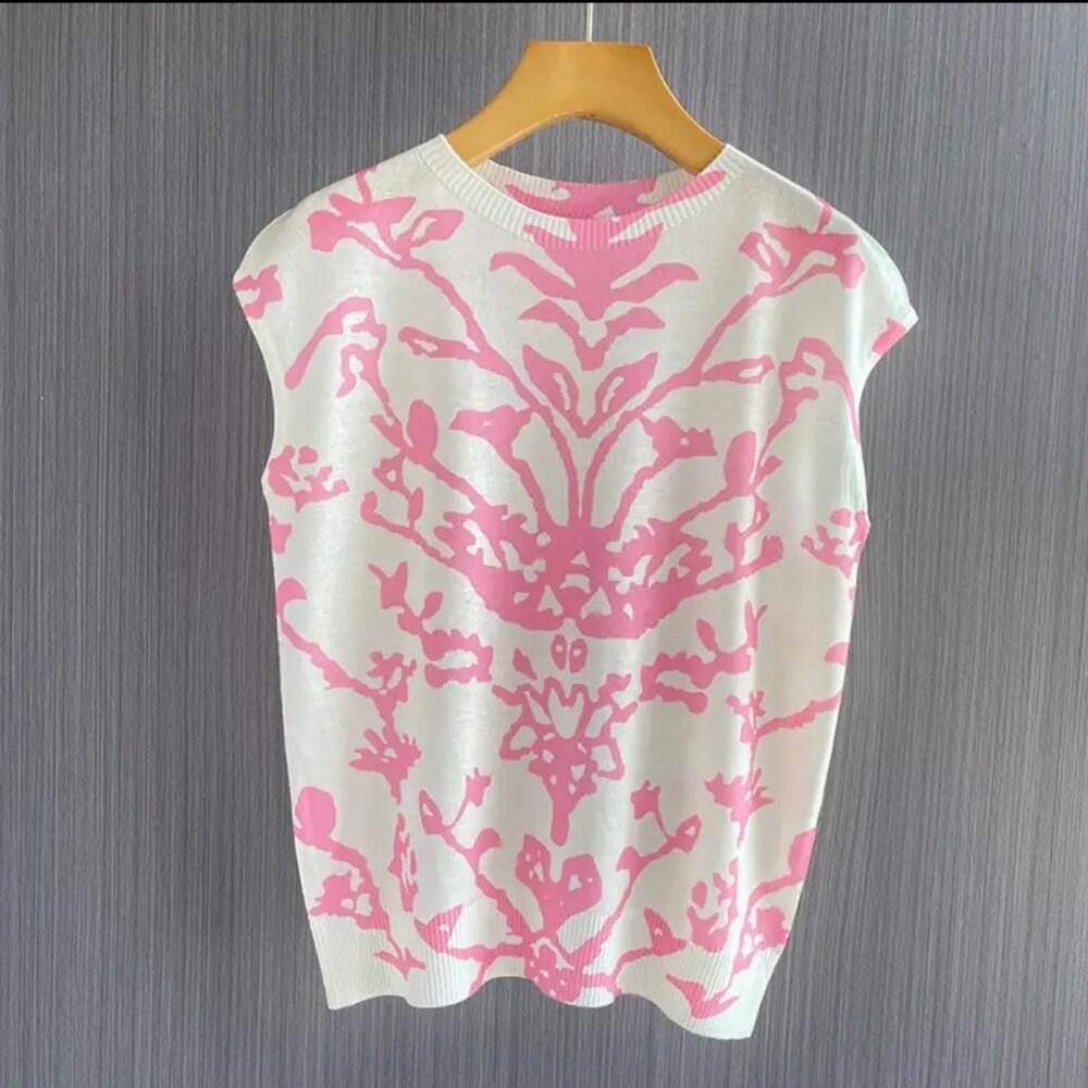 Pink and White Abstract Floral Shell Vest Sweater Top NWOT